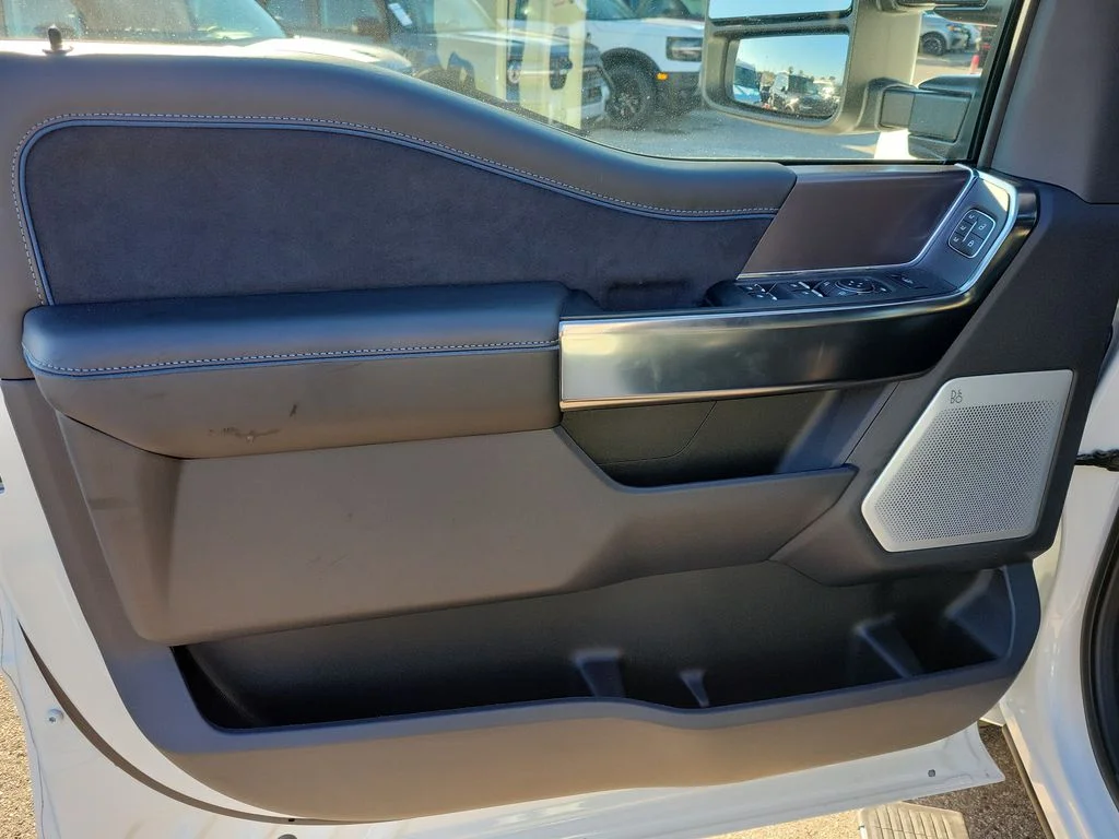 2026 Ford F-250 Super Duty Platinum - Photo 13