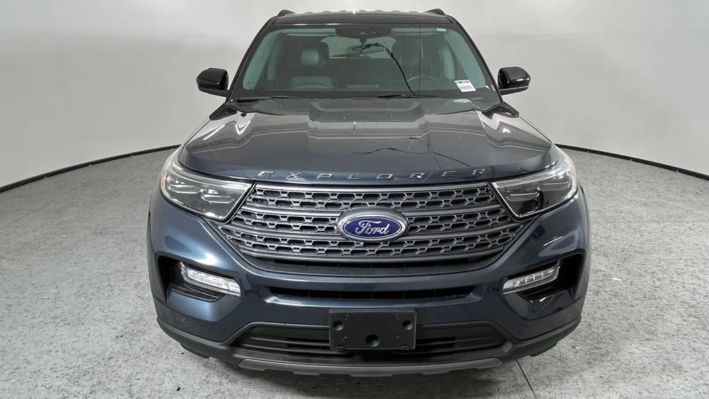 Used 2023 Blue Ford XLT image 2