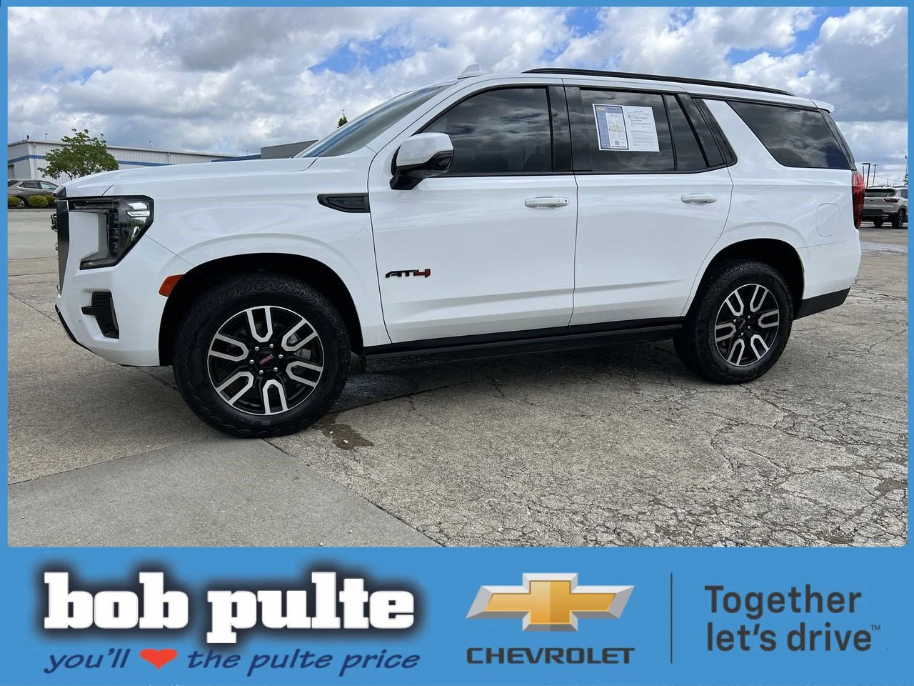 2024 GMC Yukon 4WD AT4's photo