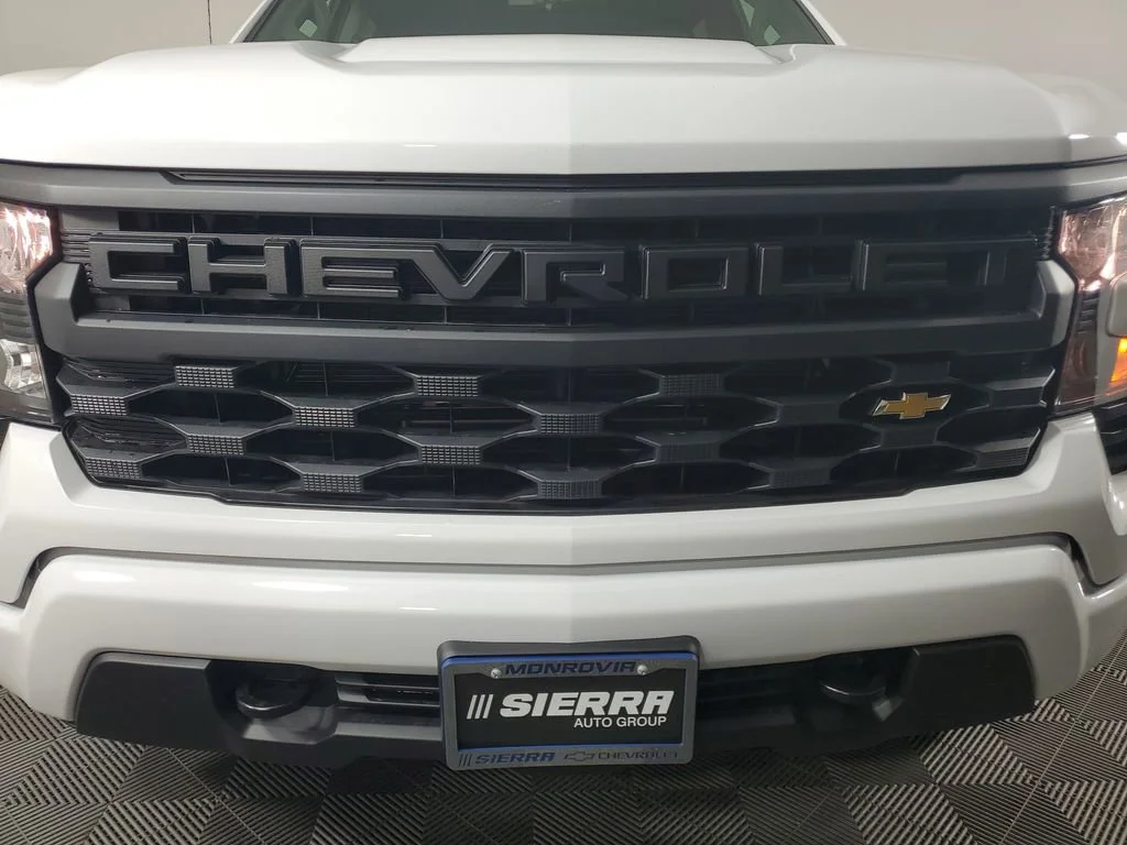New 2026 Summit White Chevrolet Custom image 10