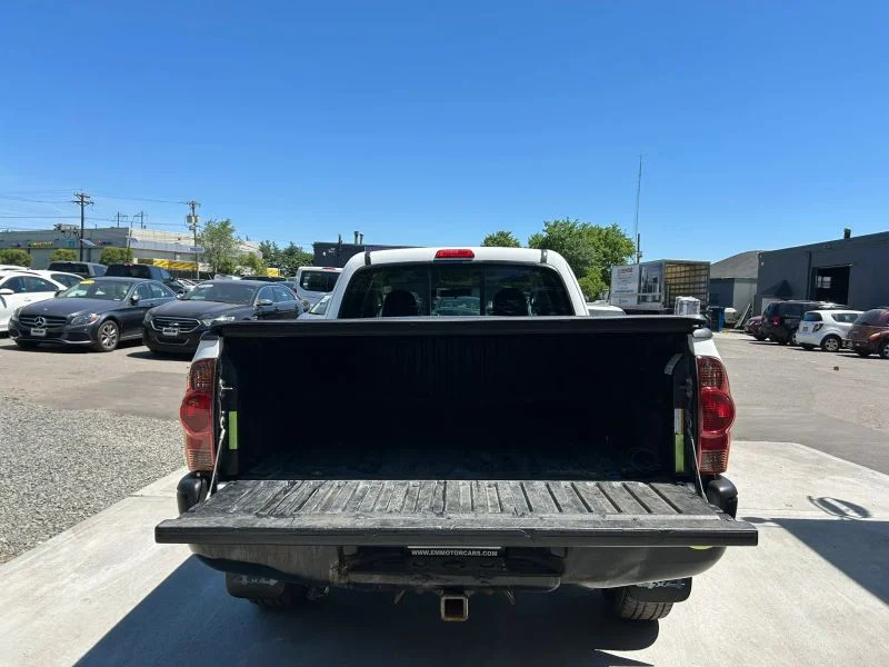Used 2015 White Toyota Pickup 4D 6 ft image 45