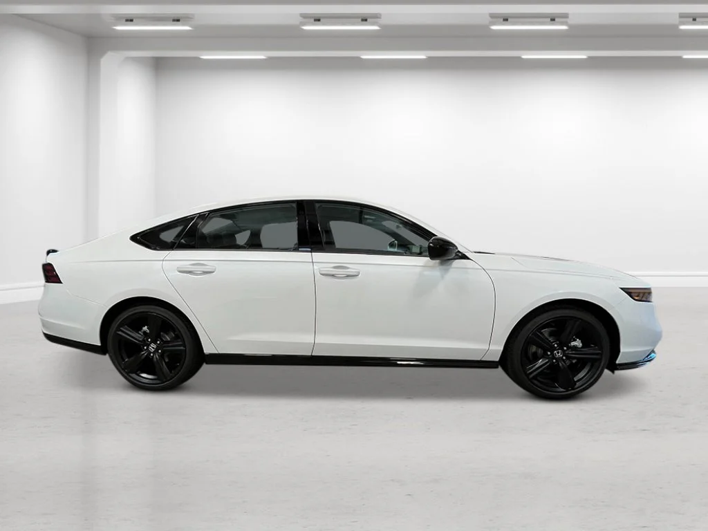 New 2026 Platinum White Pearl Honda Sport-L image 9