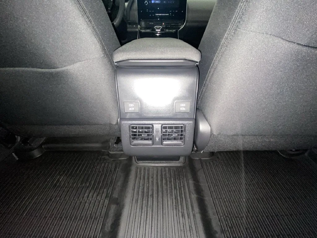 2025 Subaru Solterra PREMIUM SUV Slide 28