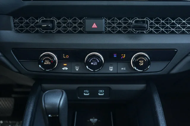 New 2026 Platinum White Pearl Honda LX image 14