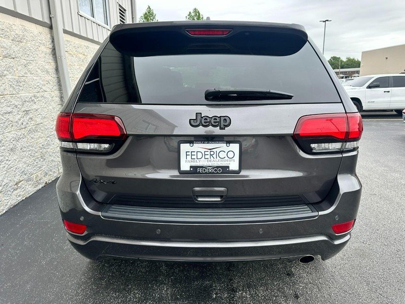 Used 2020 Granite Crystal Metallic Clearcoat Jeep Altitude 4x4 image 4