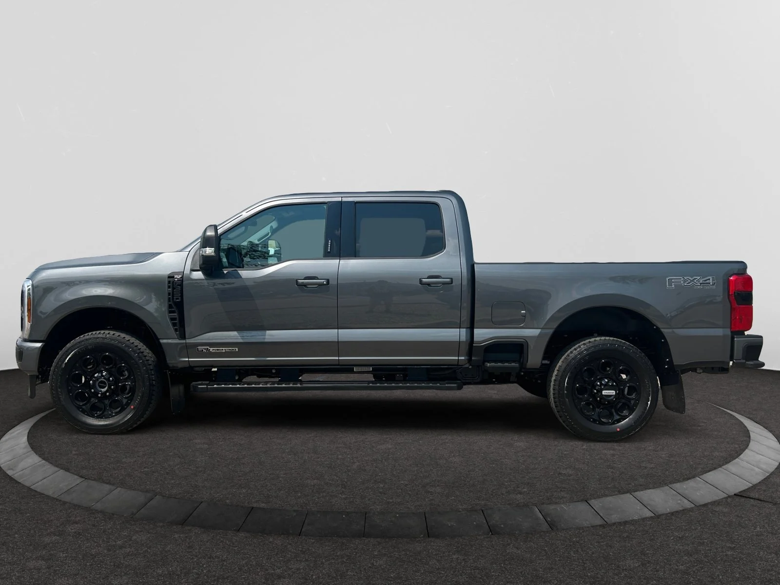 New 2026 Carbonized Grey Metallic Ford XLT image 2