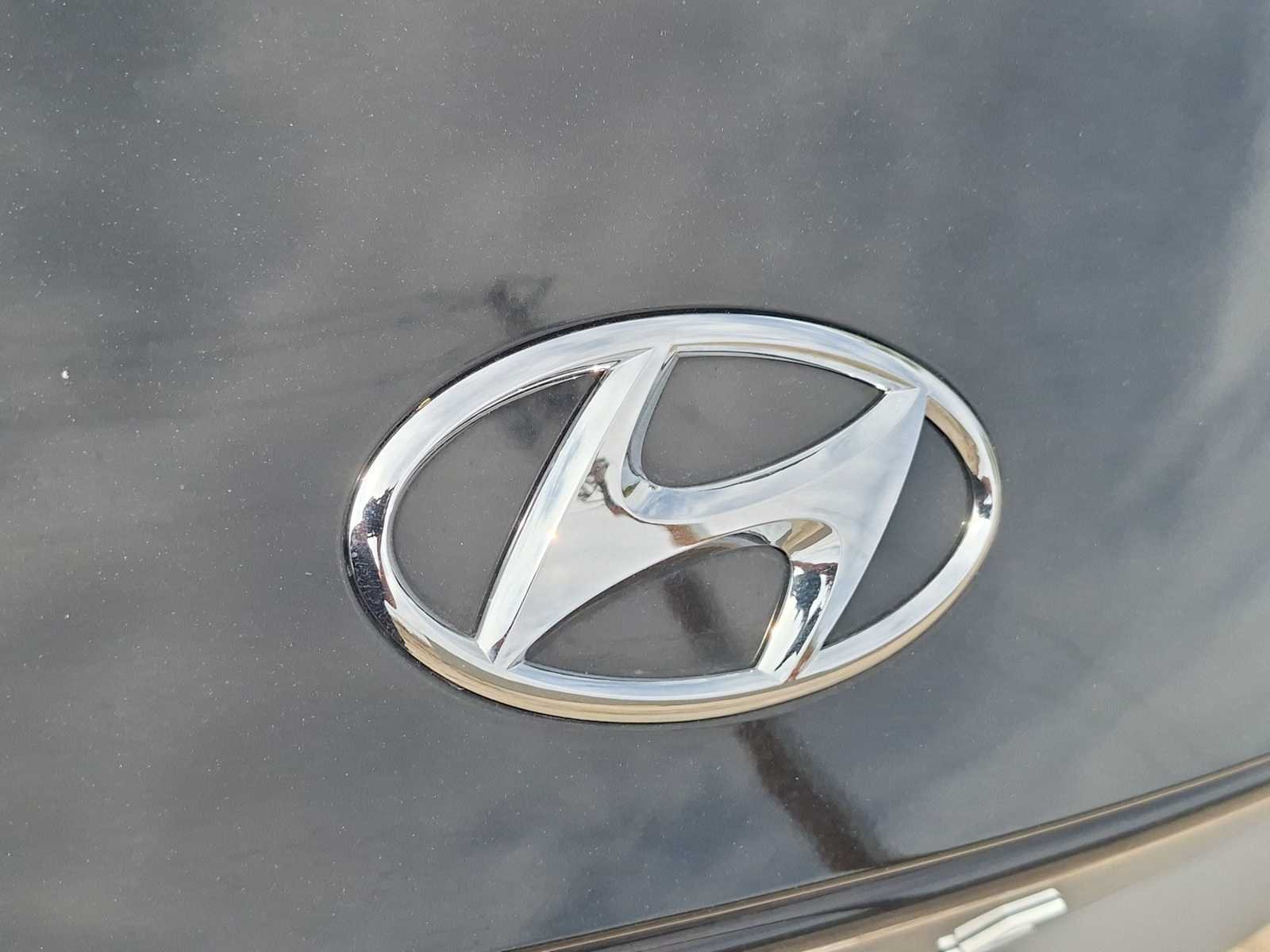 Certified Used 2024 Abyss Black Hyundai SEL image 11