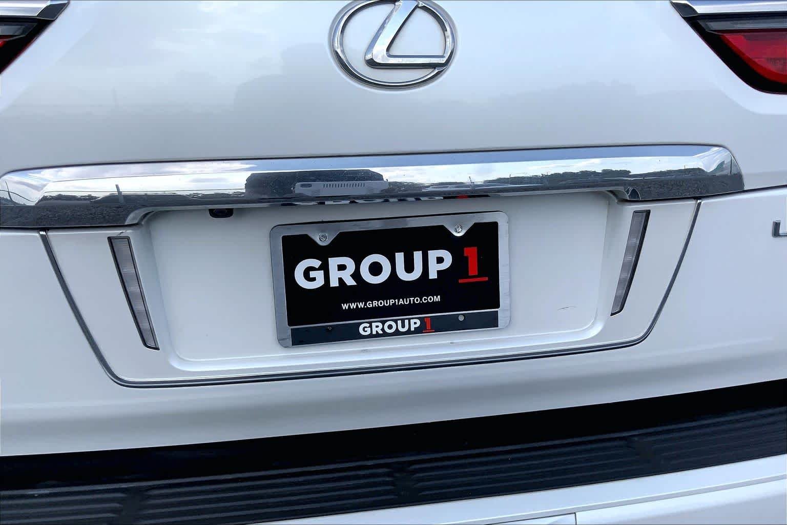 Used 2020 Eminent White Pearl Lexus  image 10