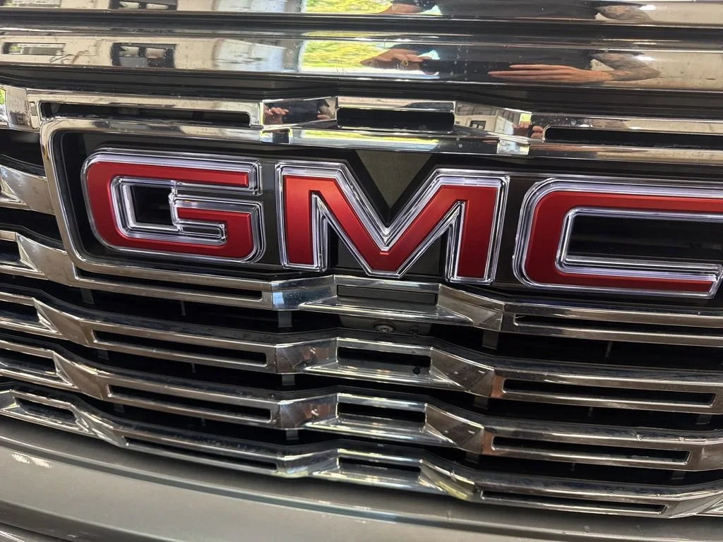 Used 2023 Sterling Metallic GMC Denali image 13
