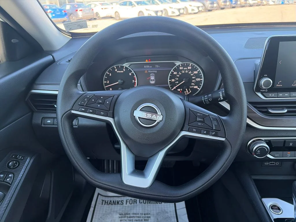 Used 2025 White Nissan 2.5 SV image 15