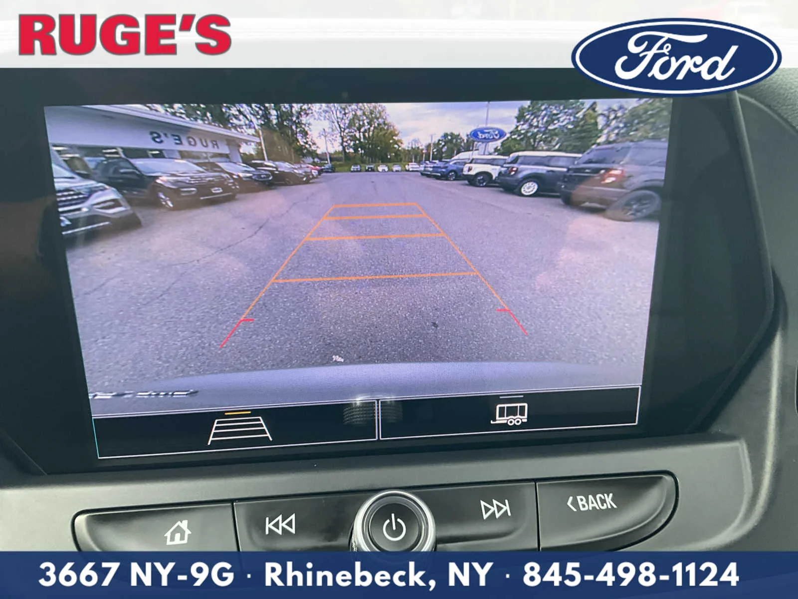 Used 2022 Silver Ice Metallic Chevrolet LT image 15