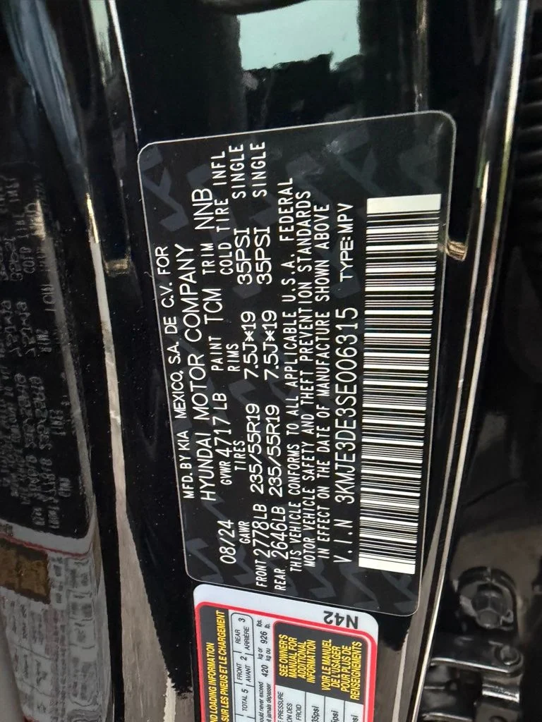 Used 2025 Black Hyundai Limited image 15