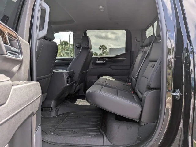 New 2026 Onyx Black GMC Elevation image 13