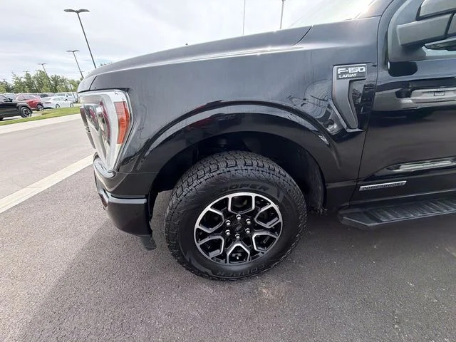 Used 2022 Black Ford Lariat image 10