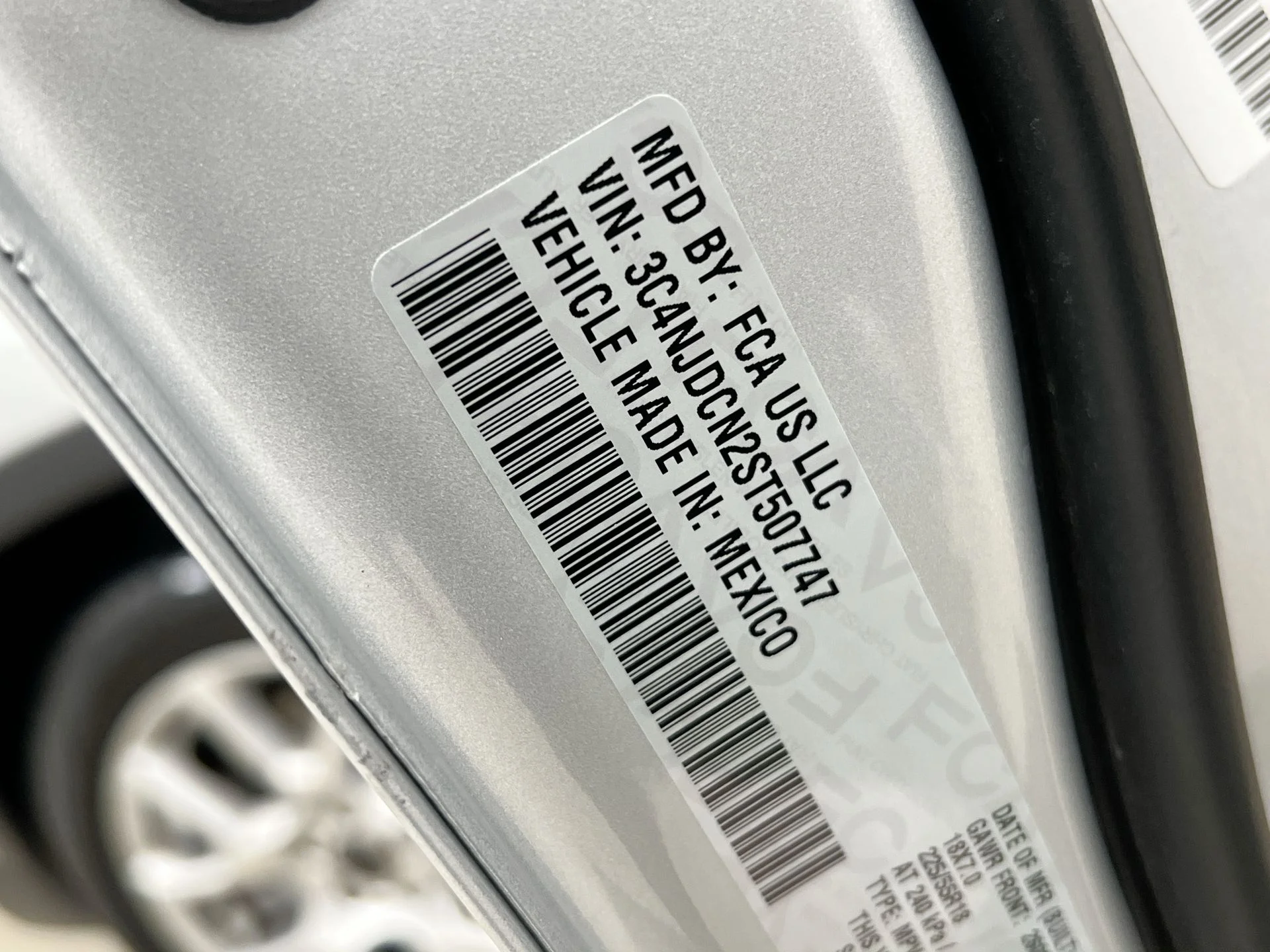 Used 2025 Silver Jeep Limited image 40