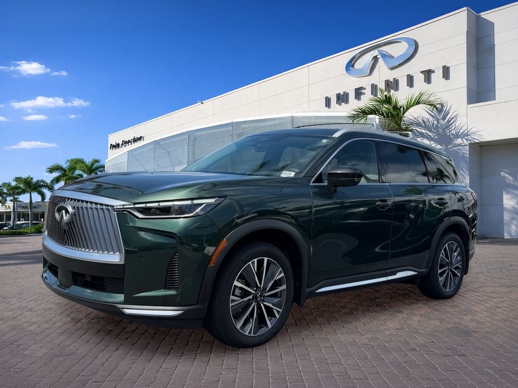 Used 2026 Green INFINITI LUXE image 3