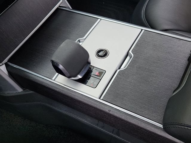 Used 2024 Black Land Rover Autobiography image 19