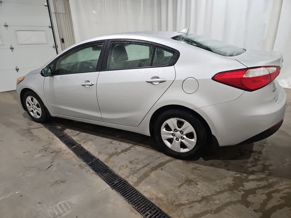 Used 2015 Silky Silver Kia LX image 3