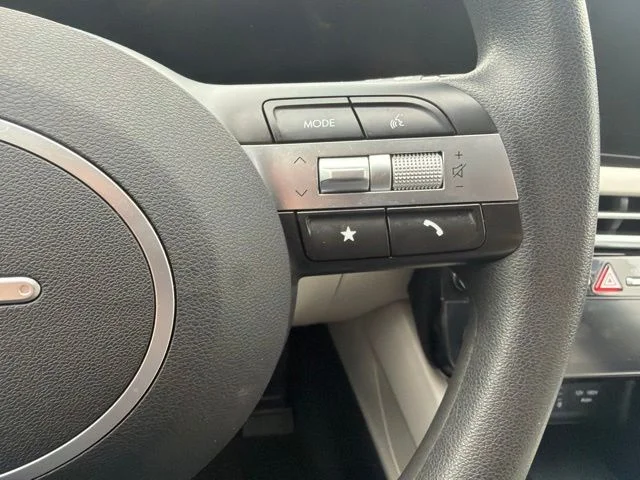 Used 2025 Red Hyundai SEL image 14