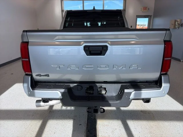 2026 Toyota Tacoma SR5 - Photo 8