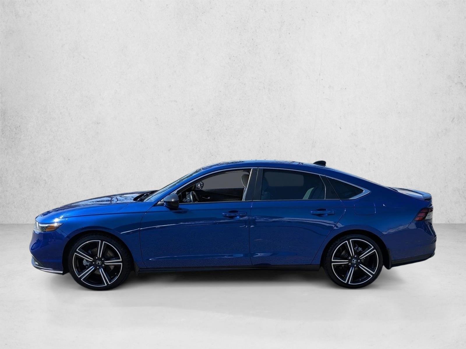 Used 2023 Still Night Pearl Honda Sport image 9