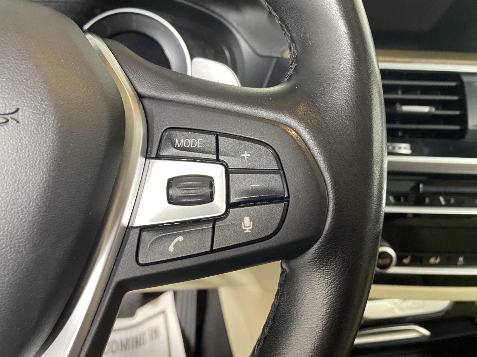 Used 2018 Alpine White BMW xDrive30i image 22