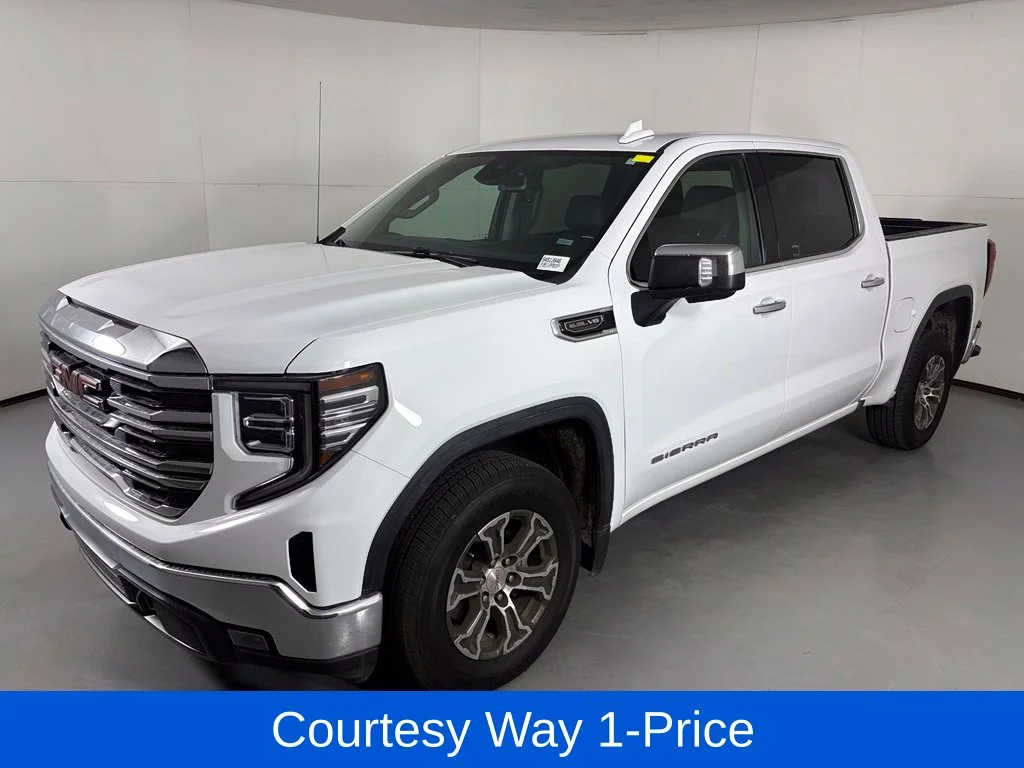 Used 2025 White GMC SLT image 5