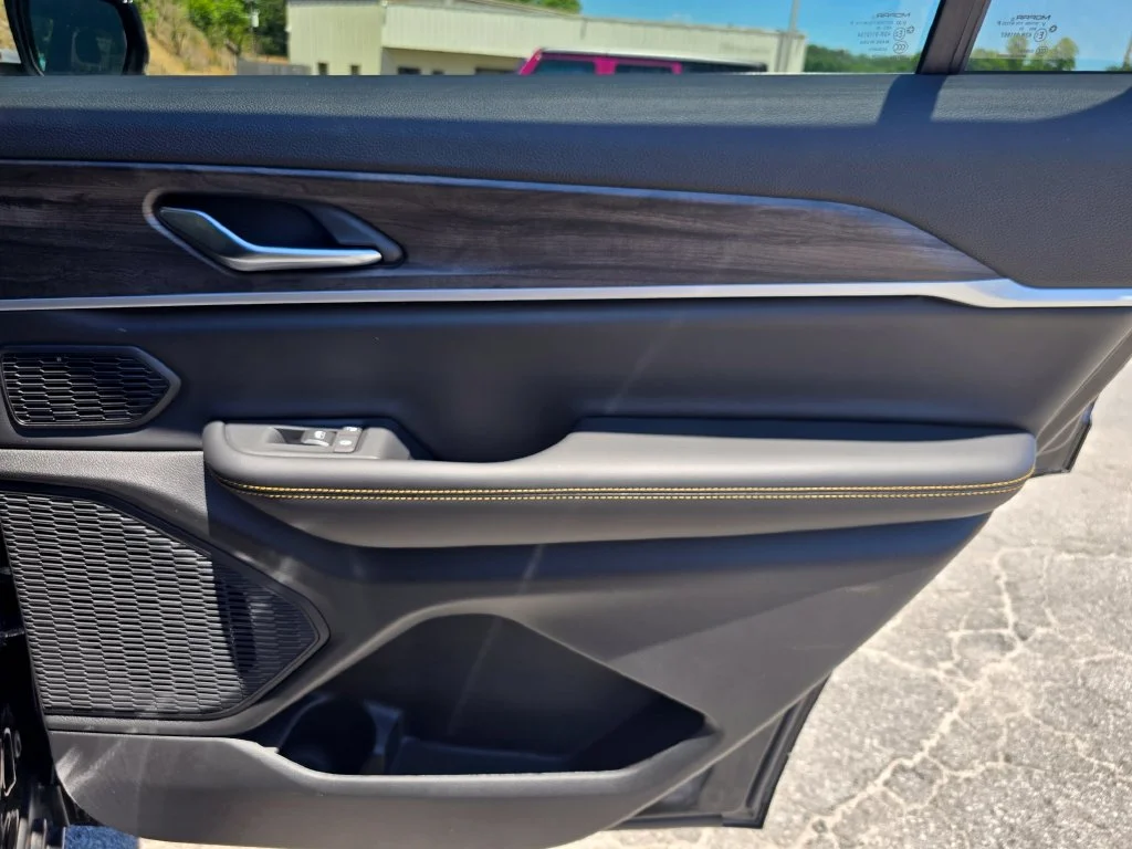 New 2026 Black Jeep  image 38