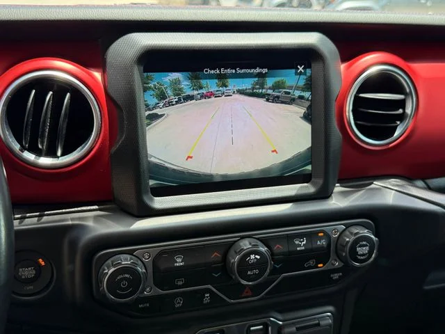 Used 2022 Red Clearcoat Jeep Unlimited Rubicon image 19