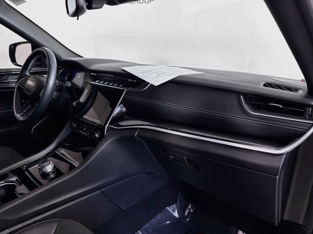 Used 2022 Bright White Clearcoat Jeep Altitude image 27