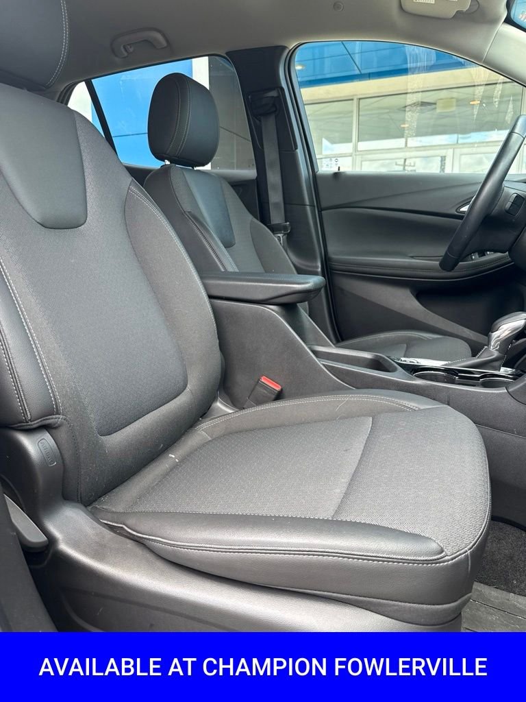 Used 2023 Black Buick Select image 22