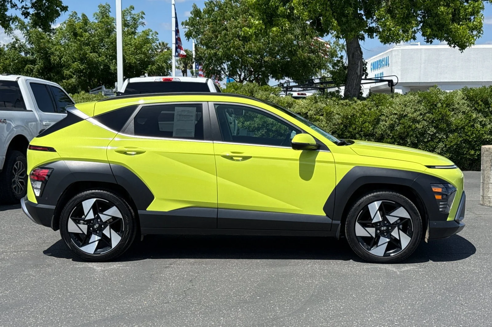 Used 2025 Neoteric Yellow Hyundai Limited image 3
