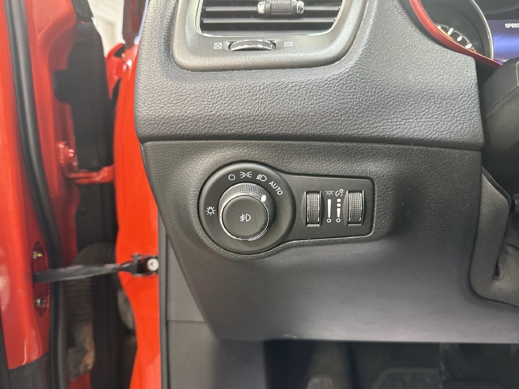 Used 2018 Spitfire Orange Clearcoat Jeep Trailhawk image 23
