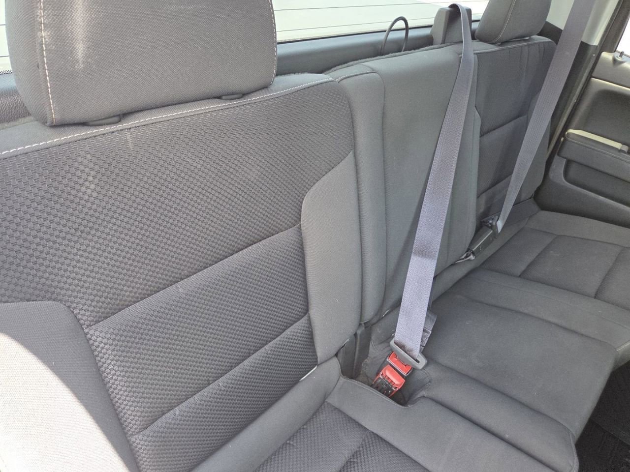 Used 2015 QUICKSILVER METALLIC GMC SLE image 18