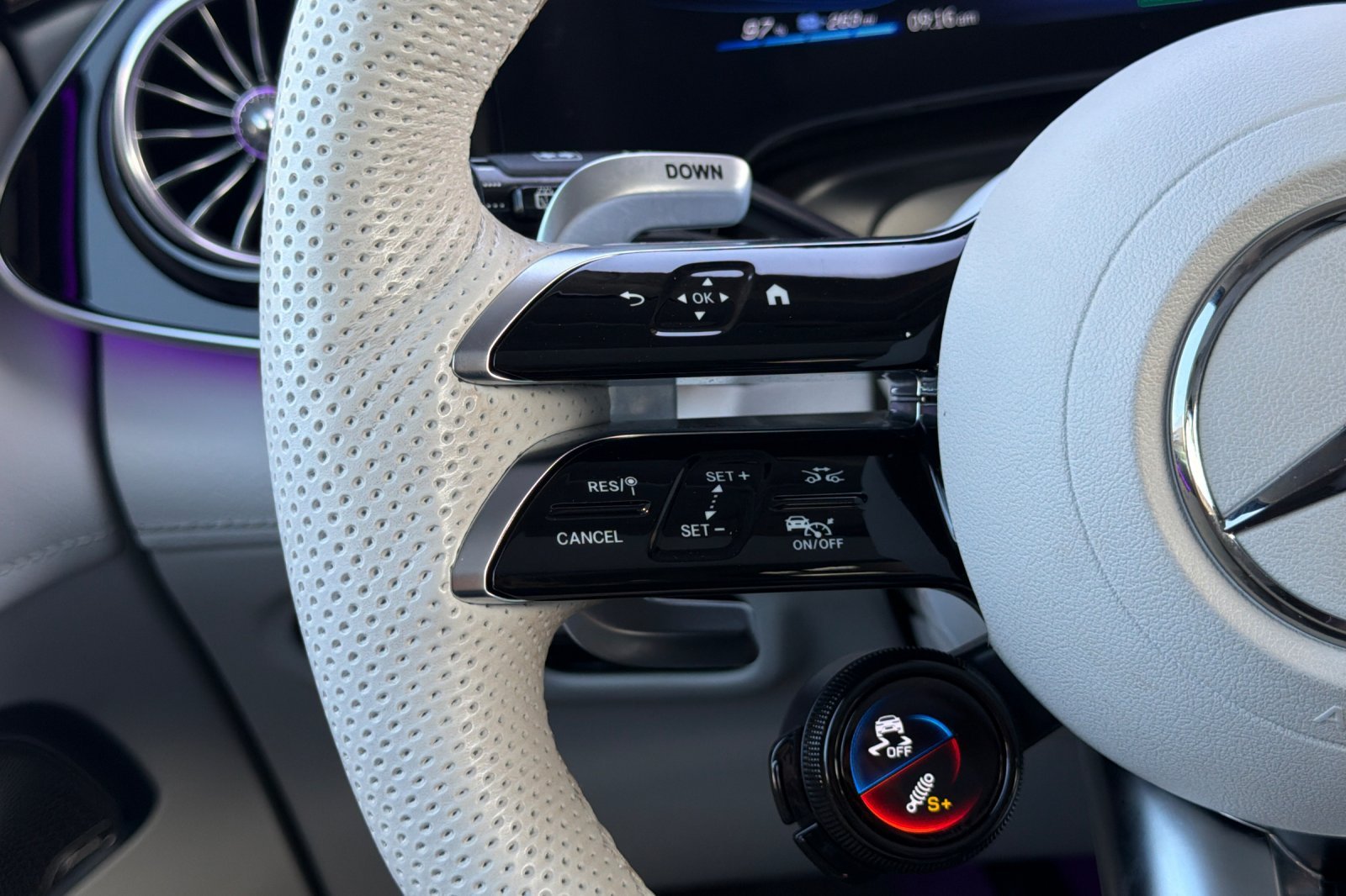 Certified Used 2024 White/off-white Mercedes-Benz AMG® Base image 29