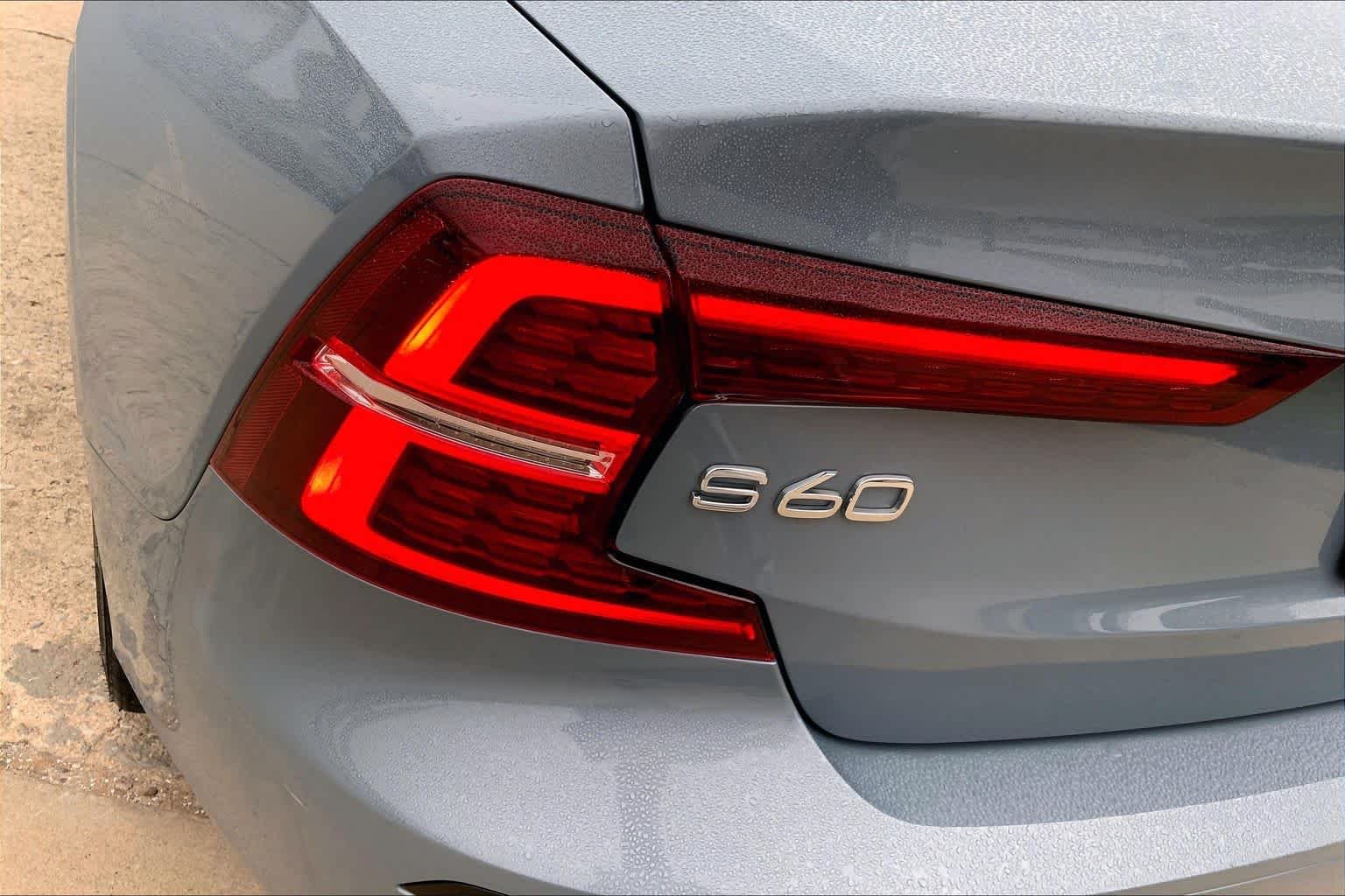 Used 2023 Thunder Grey Metallic Volvo Core Dark Theme image 28