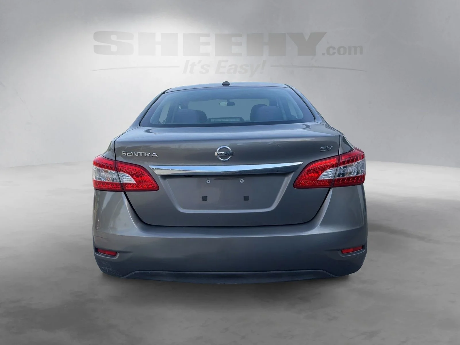 Used 2015 Silver Nissan SV image 13