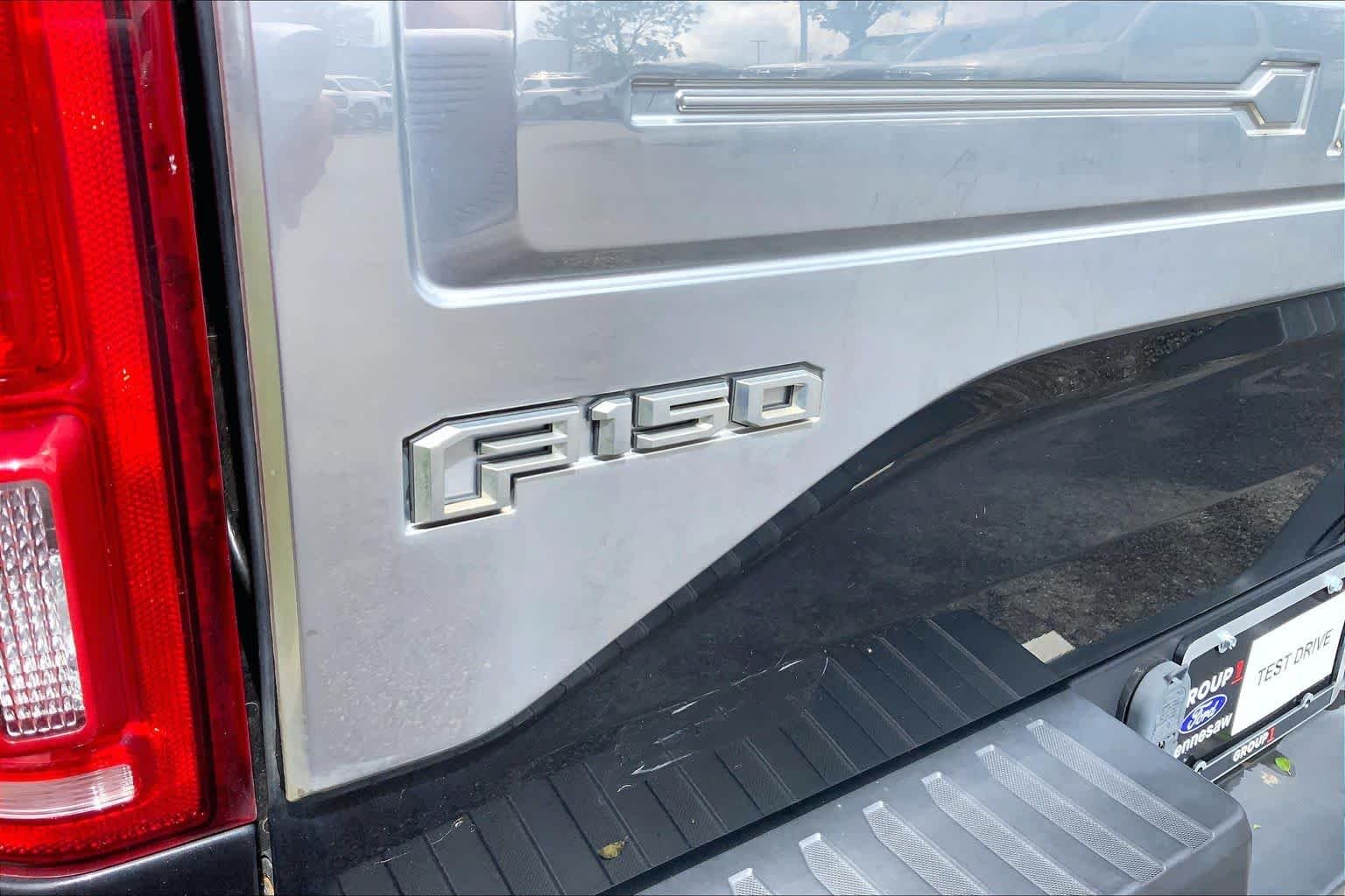Used 2015 Tuxedo Black Metallic/Caribou Metallic Ford King Ranch image 31