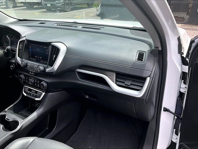 Used 2024 White GMC SLT image 17
