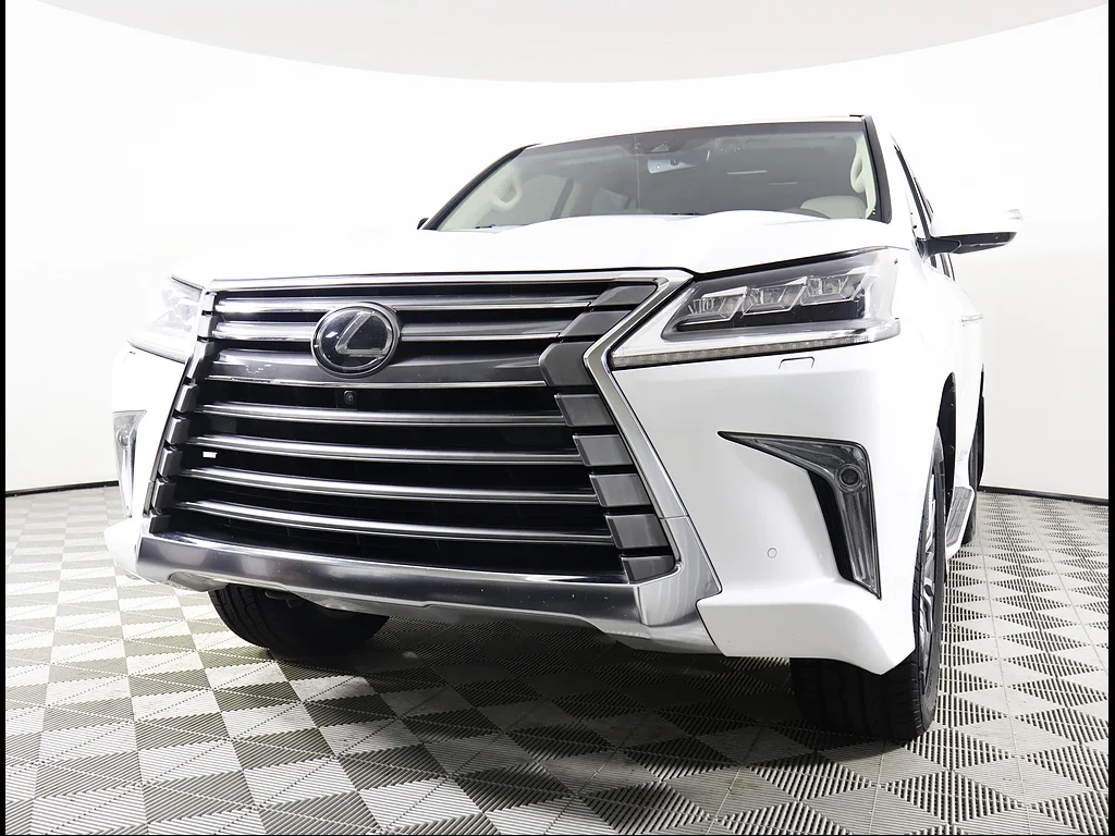 Used 2019 Eminent White Pearl Lexus Two-Row image 2