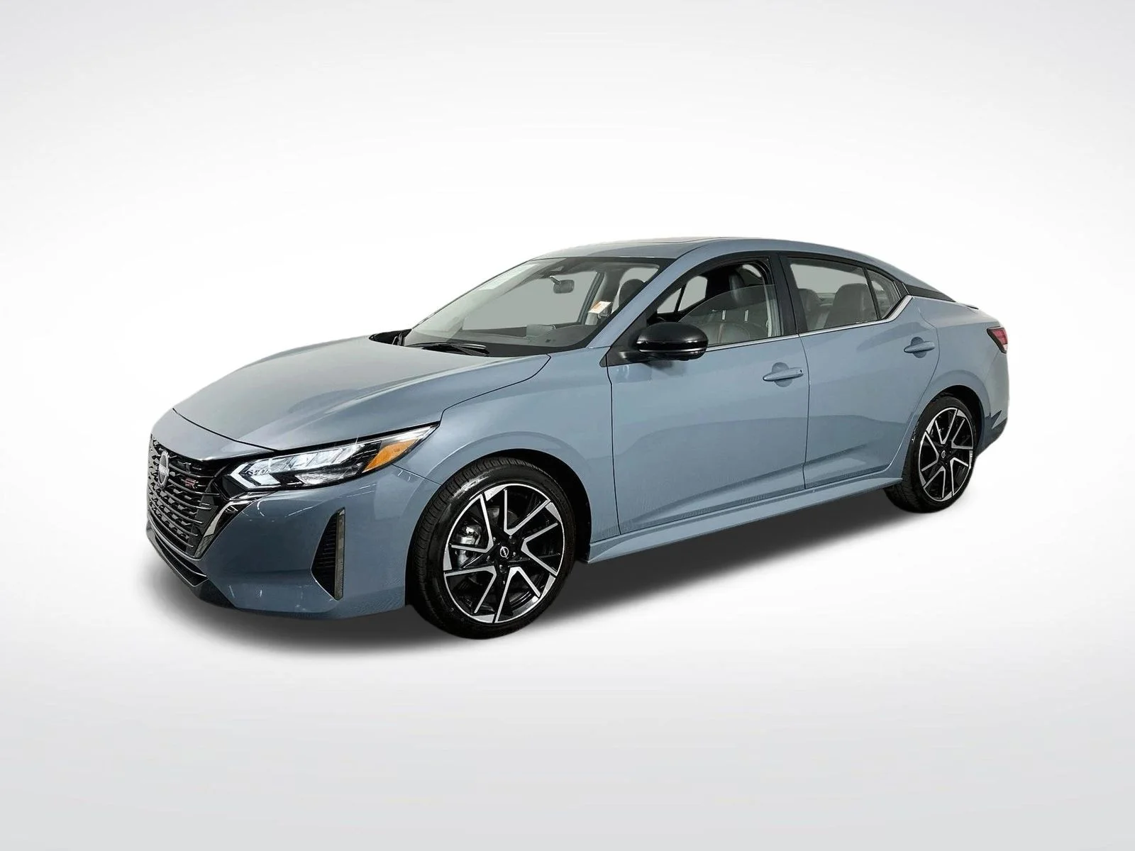 Used 2025 Atlantic Gray Metallic Nissan SR image 4