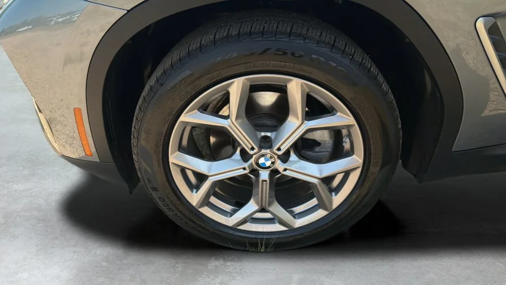 Used 2023 Gray BMW xDrive30i image 19