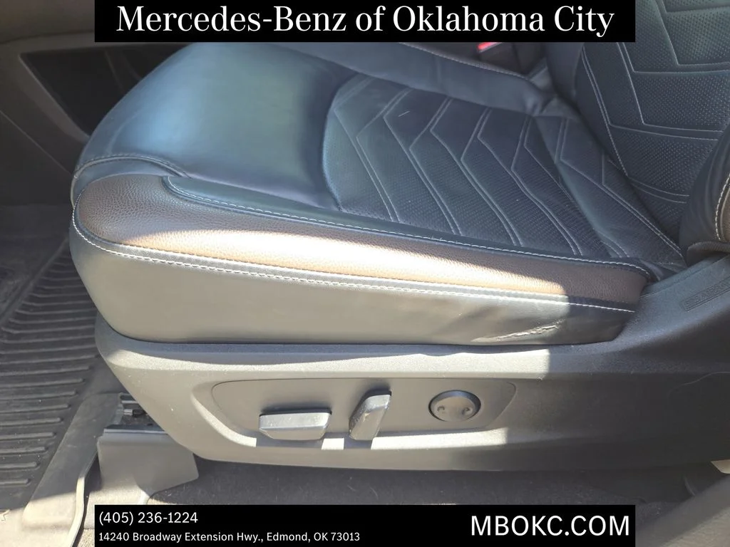 Used 2023 Pearl White Nissan Platinum image 19