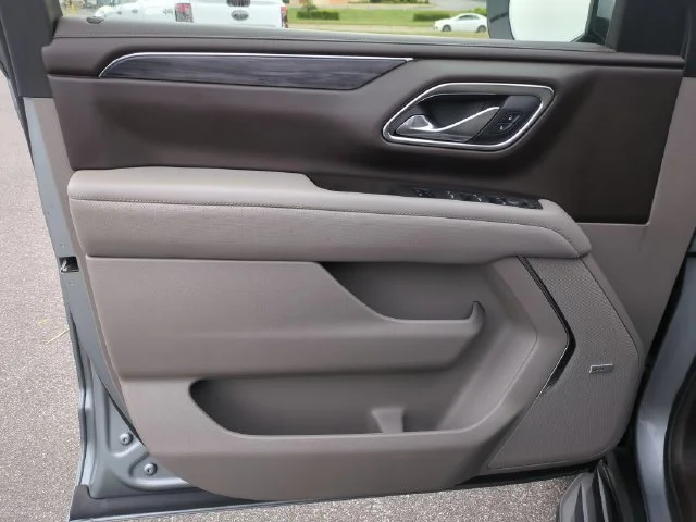 Used 2023 Silver GMC SLT image 12