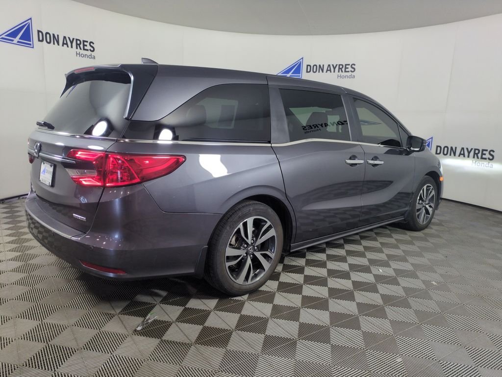 Used 2024 Crystal Black Pearl Honda Touring image 5