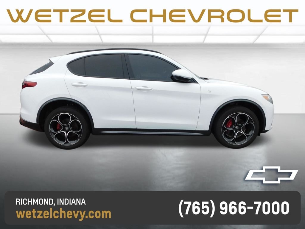 Used 2023 White Alfa Romeo Ti image 2