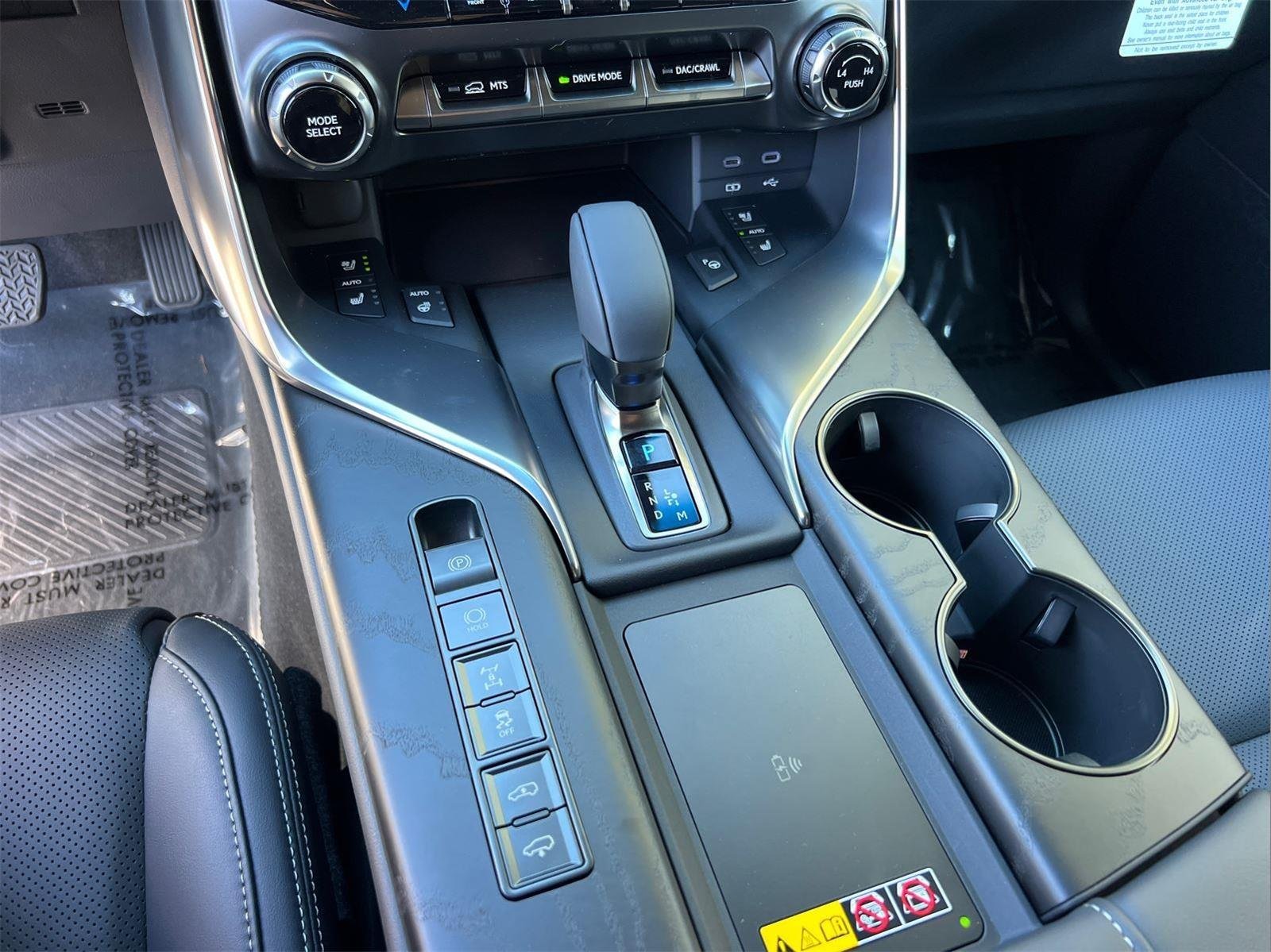 2026 Lexus LX 700h Luxury - Photo 25