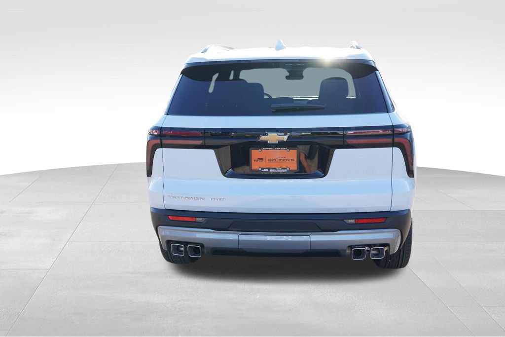 New 2027 Polar White Tricoat Chevrolet LT image 4