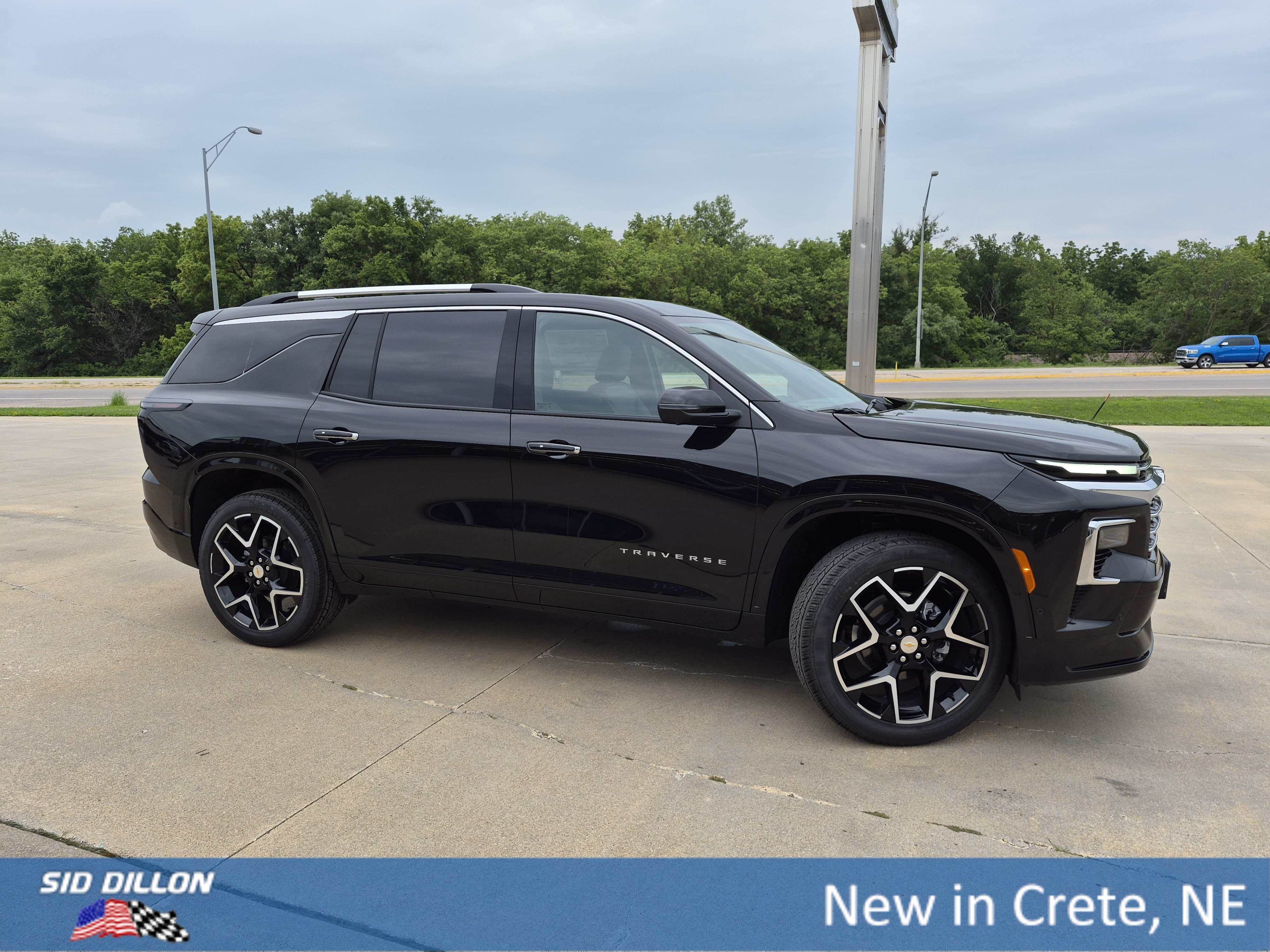 New 2026 Mosaic Black Metallic Chevrolet High Country image 15