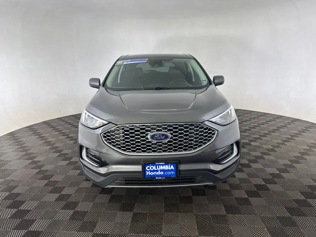 Used 2023 Gray Ford SEL image 2